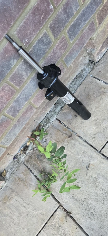 Genuine OEM Front Right Suspension Strut for BMW 31316796155 - Image 1 of 4