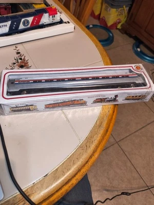 Bachmann HO Train Amtrak 85' Budd Passenger Coach, #21917, Lighted, 43-1022-05 - Image 1 of 4