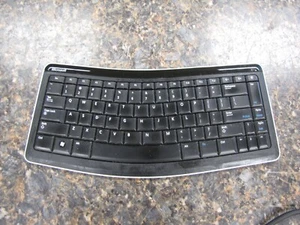 Microsoft Bluetooth Mobile Keyboard 5000 model 1390- Black - Picture 1 of 12