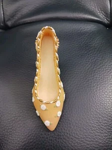 Collectible, Vintage, Sarna Daisy Mae Shoe Figurine, #7 - 6 - Picture 1 of 9