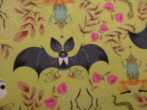 1 Quarto Grasso Nuovo Tessuto Cotone Nero Pipistrelli Ragni Serpenti Fiori Cara Stella - Foto 1 di 6