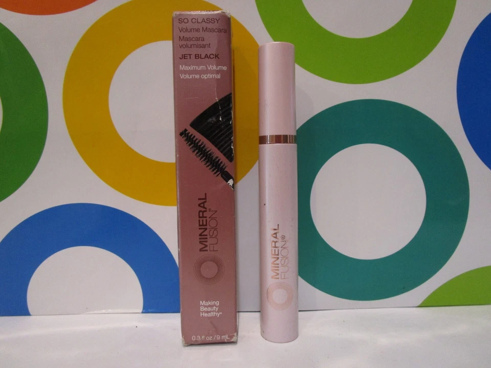MINERAL FUSION ~ SO CLASSY VOLUME MASCARA ~ JET BLACK ~ 0.3 OZ - Image 1 of 1