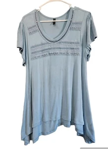 Lapis Women's Sz M HiLo Scoop Neck Short Sleeve Tee Crocheted Trim On Front - Picture 1 of 8