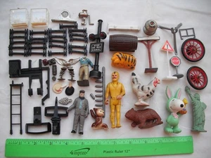 Lot of 60 Assorted LGB 1150 Track Clips Signs Animals Junk Parts,Figures,G Scale - Picture 1 of 24