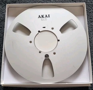 👀One Silver Akai 10.5'' 1/4' Light Metal Aluminum Reel to Reel Tape Reel - Picture 1 of 1