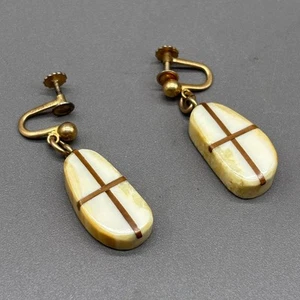 Pendientes de hueso natural vintage con incrustación de cobre 12K GF atornillado años 60 nativos de Alaska - Imagen 1 de 6