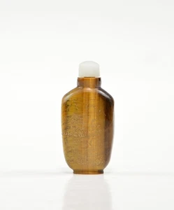 Eine chinesische vergoldete Tigerauge Schnupftabakflasche - Bild 1 von 17
