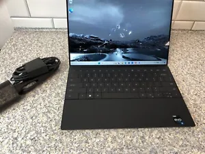 Dell XPS 9320 1tb ssd 16 gb ram 2.20 Ghz windows 11 and touchscreen i7 13th Gen - Picture 1 of 8