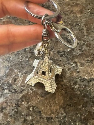 Chaveiro Claire's Torre Eiffel com mini berloque de strass - Imagem 1 de 4