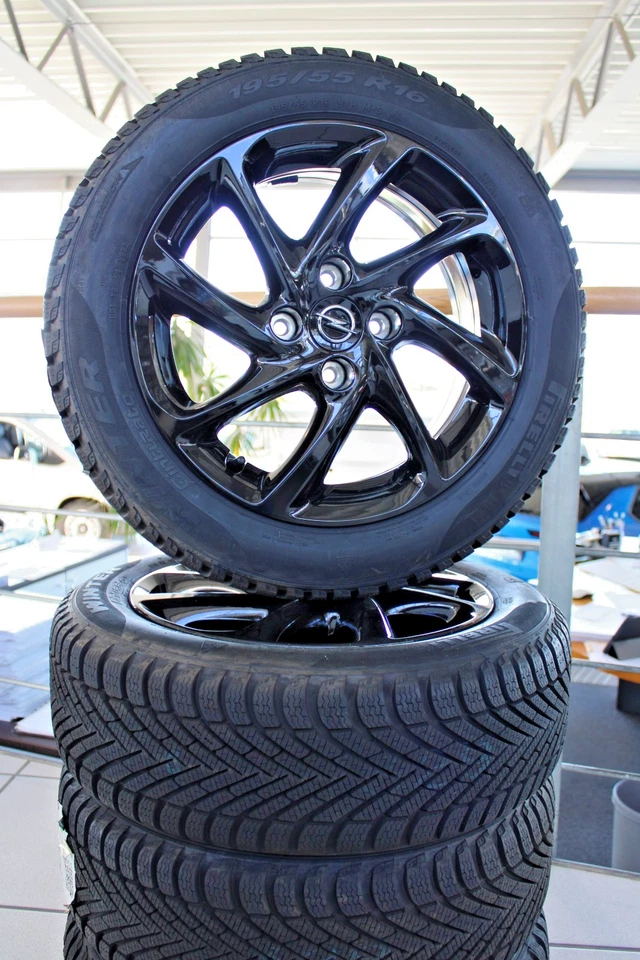 Original Winterradsatz Opel Corsa-F Alu 195/55 R16 91H Pirelli 9835801780 - Bild 1 von 4