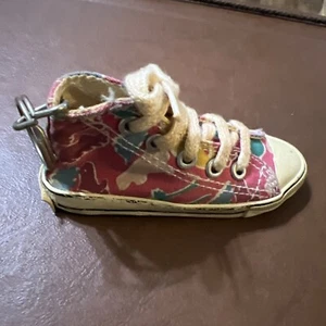 Vtg Coca-Cola Original Sports Club MulticolorTennis Shoe Keychain Sneaker - Picture 1 of 9