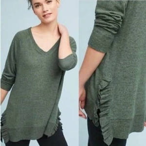 Suéter matasellos Anthropologie verde cepillado cuello en V volantes dobladillo talla S pulóver - Imagen 1 de 5