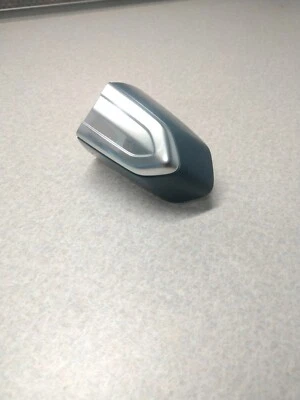 凯迪拉克 CTS CT6 ATS XTS XT4 门把手钥匙孔盖全新 GM 13522322 — 第 1/3 张图片