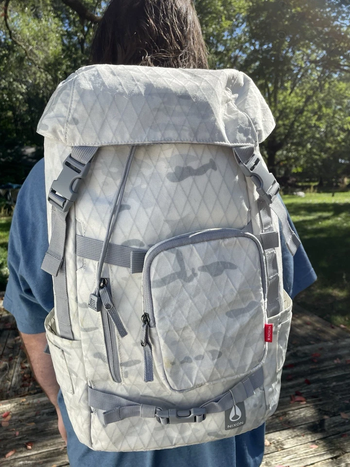 Nixon White Alpine Camo Multi 背包 — 第 1/4 张图片