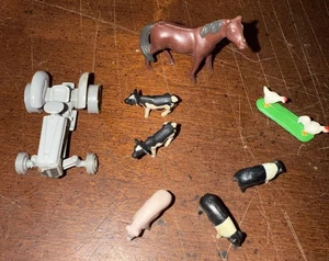 Ertl Trattore Fattoria Animali Mucche Cavalli Allevatori Polli Maiali Lotto 8 pz 1:64 - Foto 1 di 6