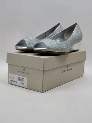 Bandolino 女式 Candra 2 银色楔形凉鞋 8 M — 第 1/4 张图片