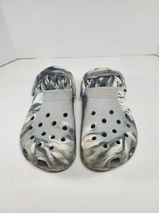 Crocs Unisex Erwachsene klassische tarnfarbene Clogs grau tarnfarben 6 Herren/8 Damen EUC - Bild 1 von 9