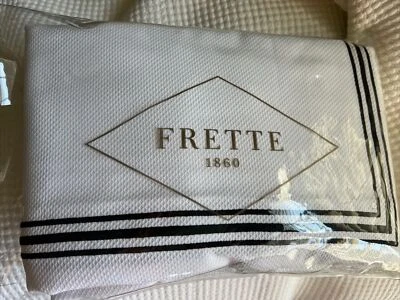 FONDO PARA GUMPS QUEEN CUBRECAMA FESTONEADO 3 LÍNEAS NEGRO BORDADO BLANCO Foto 1 de 4