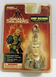 SMALL SOLDIERS - CHIP HAZARD TALKING KEYCHAIN - NIP - 1998 TIGER Electronics - Picture 1 of 4