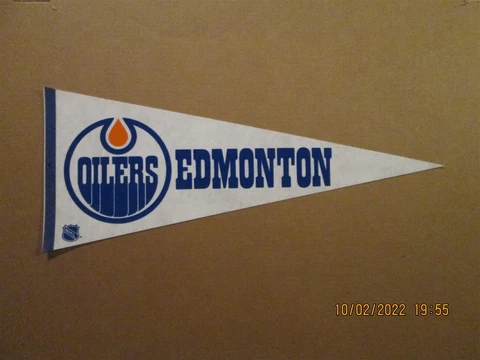 NHL Edmonton Oilers Vintage Circa 1982-83 Team Logo Hockey Pennant Cover