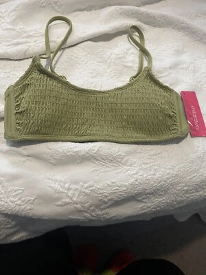 Nuevo con etiquetas Top de traje de baño acolchado verde oliva Xhilaration. Pit to Pit Coastal 12"" Foto 1 de 4