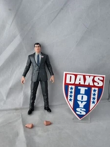 DC Batman Arkham City Modellino Bruce Wayne 7" - Foto 1 di 4