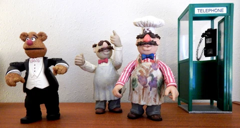 3 (6 in) Muppet Action Figures with Sesame St Phone Booth: Fozzie & Swedish Chef Cover