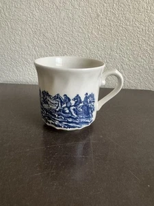 Vintage Churchill Blue Country Life 10 Oz Britain Coffee Mug Cup - Picture 1 of 6