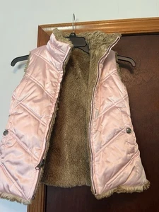 GAP Girls Pink Puffer Cozy Vest Sherpa Lining Standard Pink Size Medium Kids - Picture 1 of 1