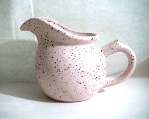 MC COY USA SQUAT PINK & BROWN SPECKLED PITCHER MATT FINISH CRAZED 4-5/8" HIGH - Picture 1 of 10