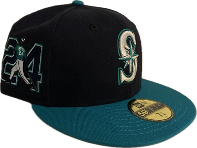 Мужская шляпа Seattle Mariners New Era Ken Griffey Jr. нашивка сбоку темно-зеленая резинка - Изображение 1 из 4
