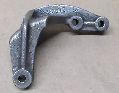 1962-1972 CHEVROLET NOVA IMPALA TRUCK POWER STEERING PUMP BRACKET 3993314GM - Image 1 of 3