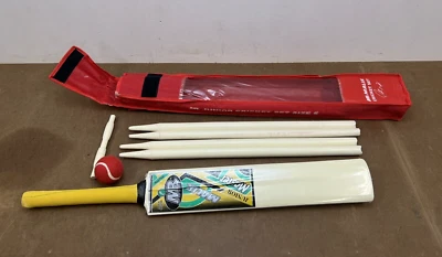 Молодежный Набор для Крикета - Сумка для Мяча с Пнями Летучей мыши - MB Malik team JUNIOR KIDS PRACTICE #5 - Изображение 1 из 4