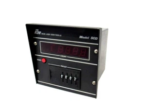 USED RED LION CONTROLS SCD00400 COUNTER - Picture 1 of 3