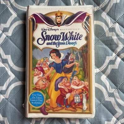 Snow White & the Seven Dwarfs - New Sealed! VHS Video Tape Masterpiece Clamshell - Image 1 of 4