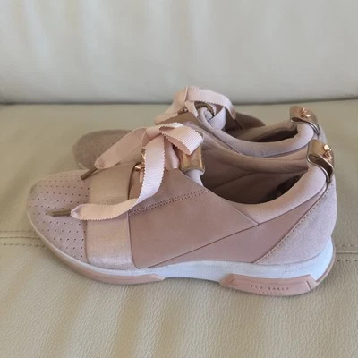 Ted Baker London Zapatilla Rosa Moda, Lazo Dorado Talla 36 O 6 Foto 1 de 4