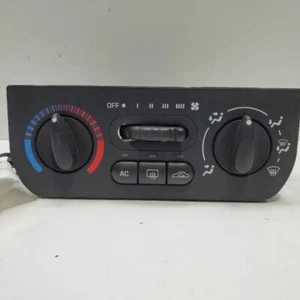 2000-2002, Saturn Saturn S CPE, Temperature Control With AC, PN-21031429 - Picture 1 of 8