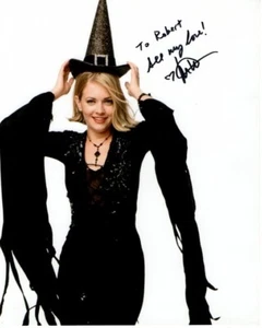 MELISSA JOAN HART Signed 8X10 SABRINA THE TEENAGE WITCH Photograph - To Robert - Bild 1 von 1