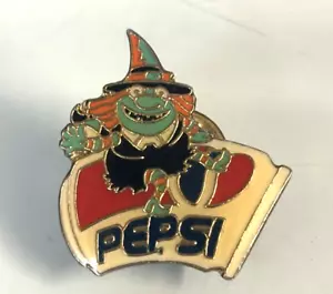 SPILLA DA BAVERO VINTAGE PEPSI COLA STREGA HALLOWEEN 1” MULTICOLORE!! - Foto 1 di 3