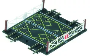 Hornby R636 "DOUBLE TRACK LEVEL CROSSING" OO gauge NEW - Picture 1 of 1