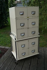 Bauhaus MAUSER Vintage Karteikartenschrank, Arztschrank, Metall, 4-teilig - Bild 1 von 12