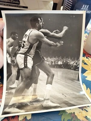 EARLY 1960'S CINCINNATI ROYALS PHOTO OSCAR ROBERTSON 8X10 NBA WAYNE EMERY - Image 1 of 2