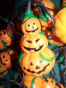2 VINTAGE HALLOWEEN BLOW MOLD STACKING JOL PUMPKINS STRING LIGHTS 10 LIGHTS EA. - Picture 1 of 2