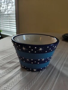 Pfaltzgraff Ice Crystals Snowflake Embossed Bowl Perfect Condition  - Picture 1 of 3