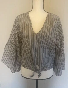 Lavender Field Women’s Medium Gray Striped Bell Sleeve Top V-Neck With Tie EUC - Picture 1 of 7