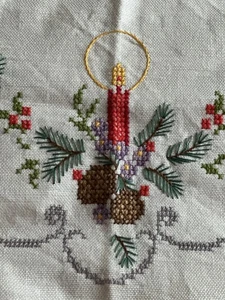 Alte Tischdecke Weihnachten Mitteldecke Advent Handarbeit Bestickt Antik Rand Ho - Bild 1 von 11