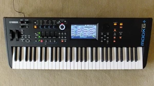 Yamaha MODX6+ - Bild 1 von 3