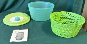 Tupperware SPIN N SAVE Salad Spinner Small Handle Knob Green White Turquoise - Picture 1 of 14