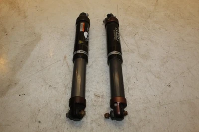 Par de amortiguadores delanteros Arctic Cat Sno Pro M6 2015 2703-786 Foto 1 de 4