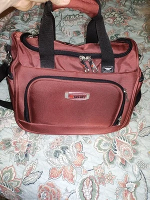 Bolso de viaje Delsey rojo bolso de mano para pasar la noche de fin de semana Foto 1 de 4